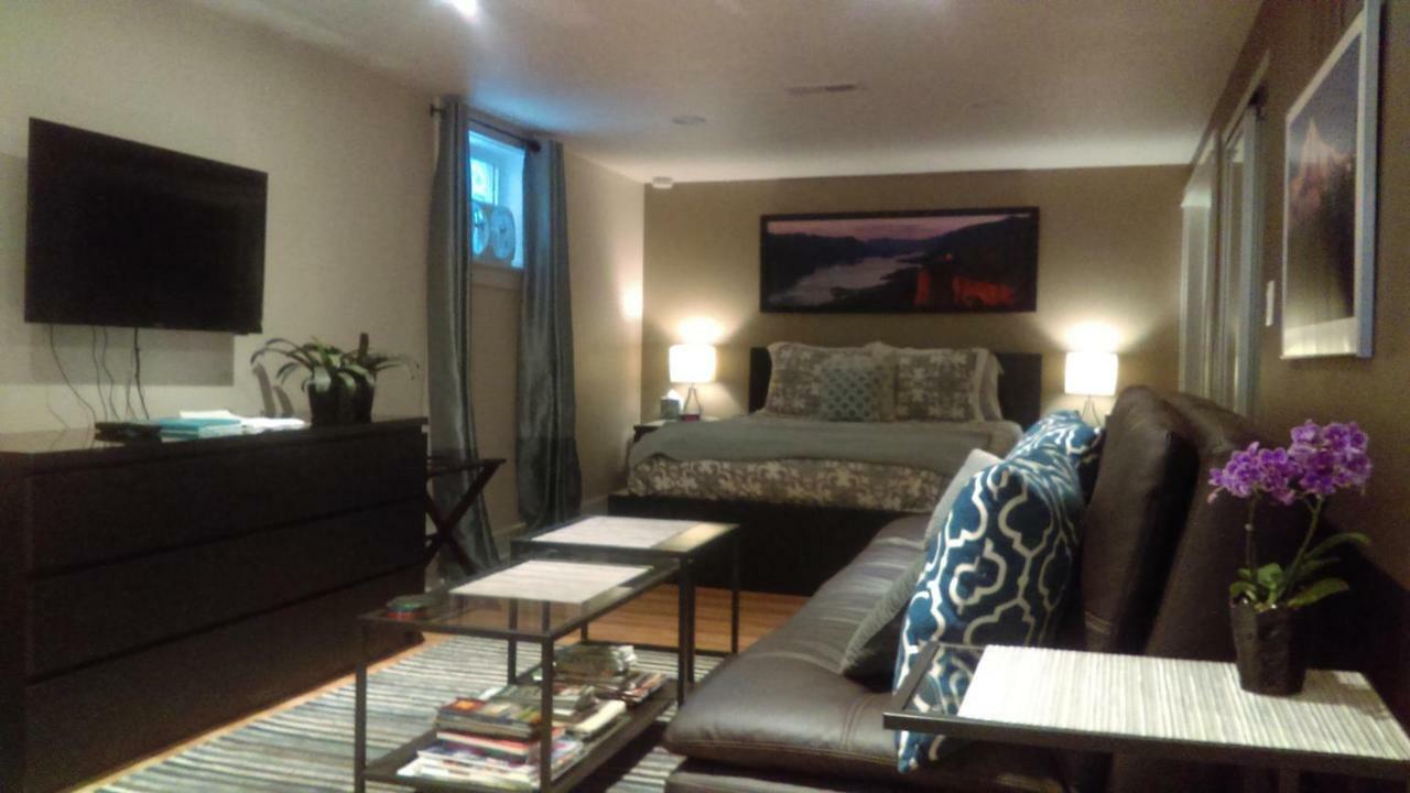 Boutique Style Apartment In The Heart Of Se Portland Bagian luar foto